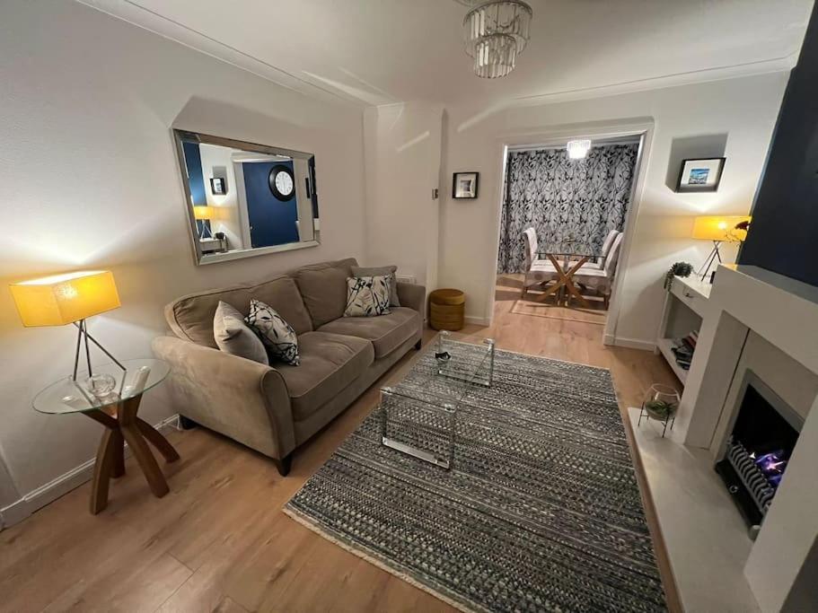 Delightful, Central 3 Bedroom House With Garden & Free Parking インヴァネス エクステリア 写真